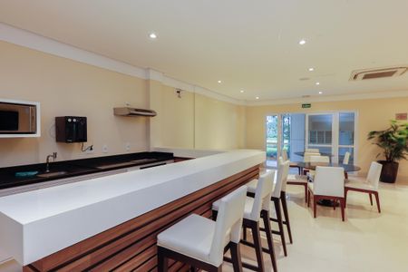 Apartamento à venda com 105m², 3 quartos e 2 vagas Apartamento à venda com 105m², 3 quartos e 2 vagasÁrea comum - Salão de festas