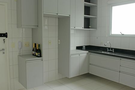 Apartamento para alugar com 166m², 3 quartos e 1 vagaCozinha e Área de Serviço