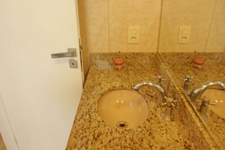 Apartamento para alugar com 166m², 3 quartos e 1 vagaBanheiro da Suíte