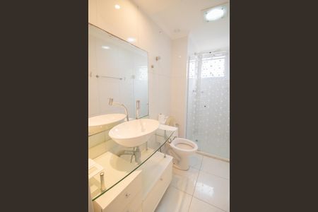 Apartamento à venda com 63m², 2 quartos e 2 vagasBANHEIRO