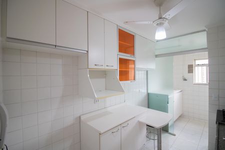 Apartamento à venda com 63m², 2 quartos e 2 vagasCOZINHA