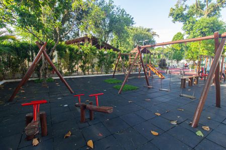 Apartamento para alugar com 48m², 2 quartos e 1 vaga Apartamento para alugar com 48m², 2 quartos e 1 vagaÁrea comum - Playground