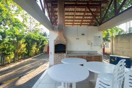 Apartamento para alugar com 48m², 2 quartos e 1 vaga Apartamento para alugar com 48m², 2 quartos e 1 vagaÁrea comum - Churrasqueira