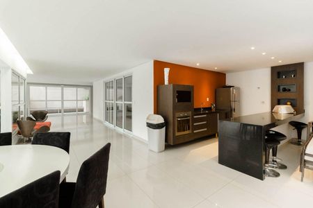 Apartamento à venda com 131m², 3 quartos e 4 vagasÁrea externa