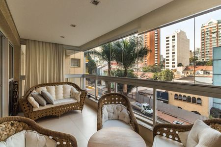 Apartamento à venda com 131m², 3 quartos e 4 vagasVaranda