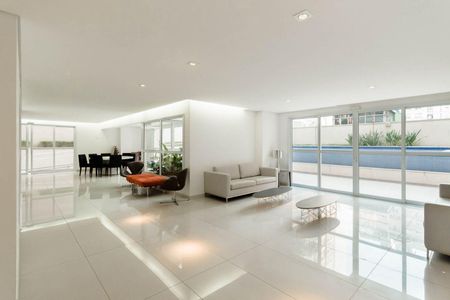 Apartamento à venda com 131m², 3 quartos e 4 vagasÁrea externa