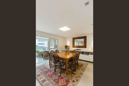 Apartamento à venda com 131m², 3 quartos e 4 vagasSala