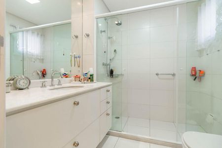 Apartamento à venda com 131m², 3 quartos e 4 vagasBanheiro