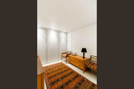 Apartamento à venda com 131m², 3 quartos e 4 vagasQuarto