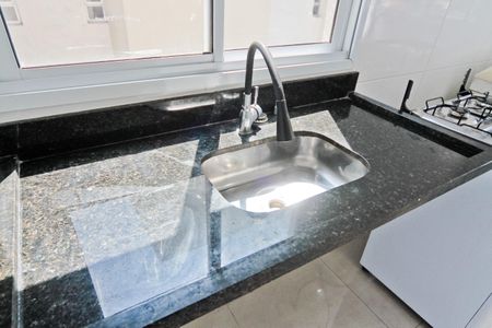 Apartamento à venda com 48m², 2 quartos e sem vaga Apartamento à venda com 48m², 2 quartos e sem vagaCozinhaCozinha