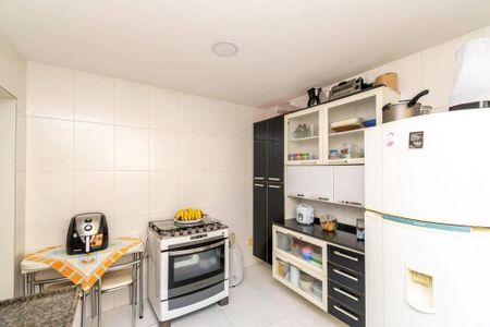 Casa à venda com 473m², 5 quartos e sem vaga Casa à venda com 473m², 5 quartos e sem vaga1º andar - Cozinha