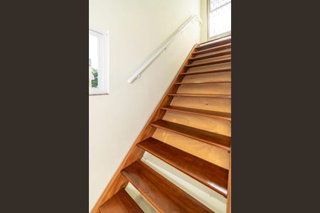 Casa à venda com 473m², 5 quartos e sem vaga Casa à venda com 473m², 5 quartos e sem vaga3º andar - Sala - Acesso ao terraço