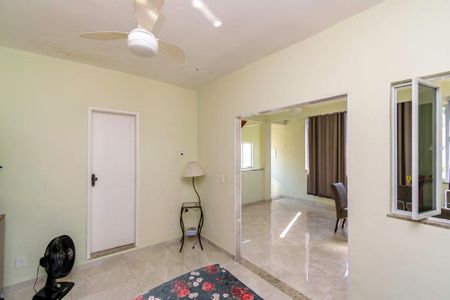 Casa à venda com 473m², 5 quartos e sem vaga Casa à venda com 473m², 5 quartos e sem vaga3º andar - Suíte