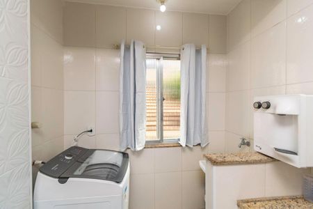 Casa à venda com 473m², 5 quartos e sem vaga Casa à venda com 473m², 5 quartos e sem vaga2º andar - Área de serviço