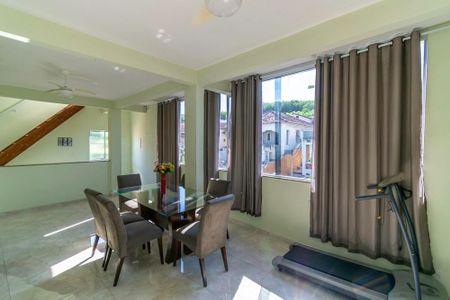 Casa à venda com 473m², 5 quartos e sem vaga Casa à venda com 473m², 5 quartos e sem vaga3º andar - Sala