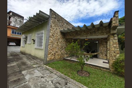 Casa de condomínio à venda com 622m², 3 quartos e 6 vagas
