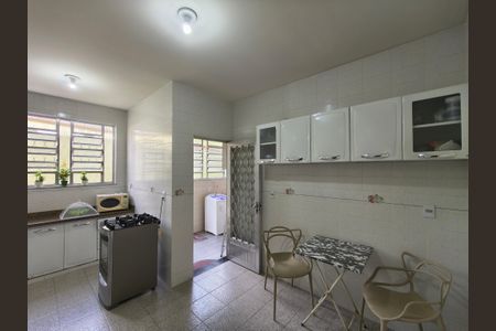 Casa de condomínio à venda com 622m², 3 quartos e 6 vagas