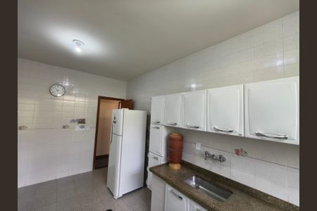 Casa de condomínio à venda com 622m², 3 quartos e 6 vagas