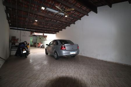 Casa para alugar com 70m², 4 quartos e 1 vagaÁrea comum - Salão de festas