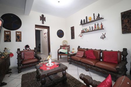 Casa para alugar com 70m², 4 quartos e 1 vagaSala