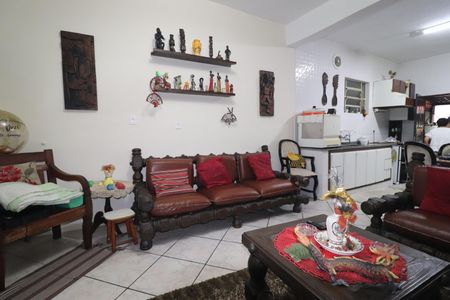 Casa para alugar com 70m², 4 quartos e 1 vagaSala