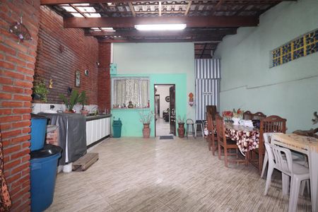 Casa para alugar com 70m², 4 quartos e 1 vagaÁrea de Serviço