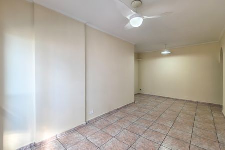 Sala de apartamento para alugar com 2 quartos, 75m² em Guilhermina, Praia Grande