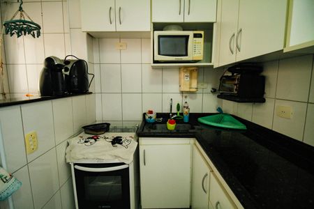 Cozinha de apartamento para alugar com 1 quarto, 56m² em Guilhermina, Praia Grande