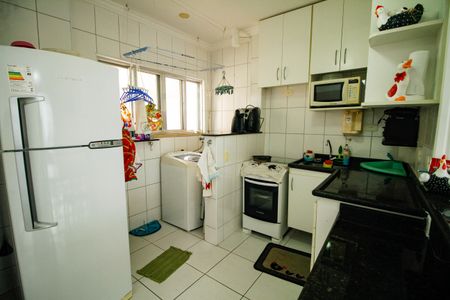 Cozinha de apartamento para alugar com 1 quarto, 56m² em Guilhermina, Praia Grande