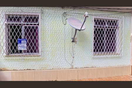 Casa de condomínio à venda com 82m², 2 quartos e sem vagaFachada casa com placa