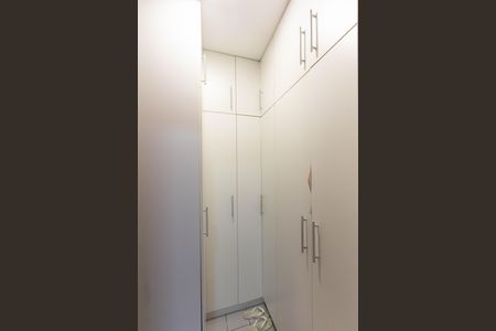 Apartamento à venda com 121m², 3 quartos e 2 vagas Apartamento à venda com 121m², 3 quartos e 2 vagasQuarto de Serviço