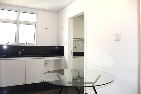 Apartamento para alugar com 157m², 3 quartos e 1 vagaCozinha