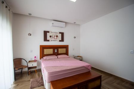 Casa de condomínio para alugar com 327m², 4 quartos e 6 vagas Casa de condomínio para alugar com 327m², 4 quartos e 6 vagasSuíte 2