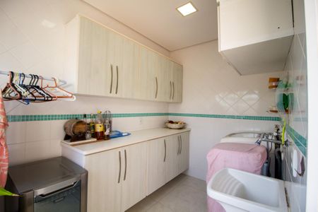 Casa de condomínio para alugar com 327m², 4 quartos e 6 vagas Casa de condomínio para alugar com 327m², 4 quartos e 6 vagasÁrea de Serviço