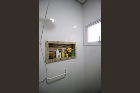 Casa de condomínio para alugar com 327m², 4 quartos e 6 vagas Casa de condomínio para alugar com 327m², 4 quartos e 6 vagasBanheiro da Suíte 1