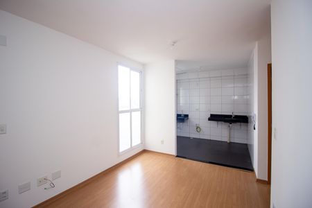 Sala de apartamento para alugar com 2 quartos, 48m² em Cabral, Contagem