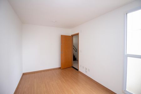 Sala de apartamento para alugar com 2 quartos, 48m² em Cabral, Contagem