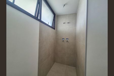 Apartamento à venda com 184m², 3 quartos e 3 vagas2º Banheiro do Quarto 1