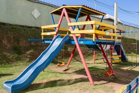 Apartamento à venda com 42m², 2 quartos e 1 vaga Apartamento à venda com 42m², 2 quartos e 1 vagaÁrea comum - Playground