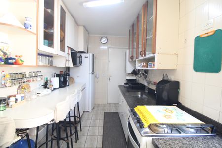 Cozinha de apartamento para alugar com 3 quartos, 84m² em Jardim Umuarama, São Paulo