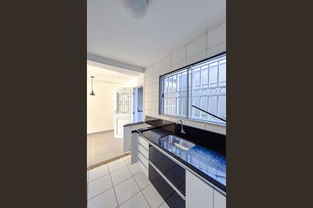 Casa de condomínio à venda com 83m², 3 quartos e 2 vagasCozinha