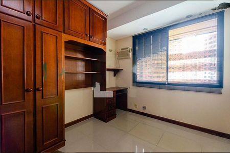 Apartamento à venda com 4 quartos, 150m² em Icaraí, Niterói
