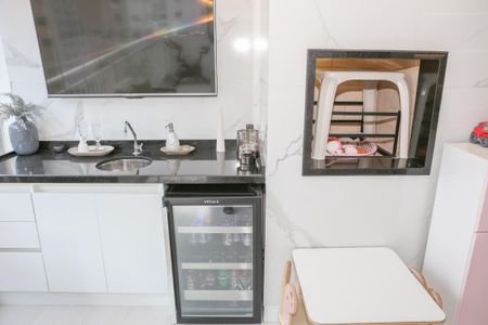 Apartamento à venda com 100m², 2 quartos e 1 vaga Apartamento à venda com 100m², 2 quartos e 1 vagaSala