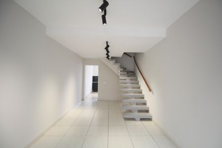 Sala de casa para alugar com 3 quartos, 120m² em Parque Albina, Taboão da Serra