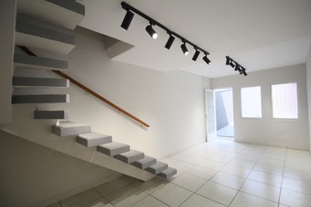 Sala de casa para alugar com 3 quartos, 120m² em Parque Albina, Taboão da Serra