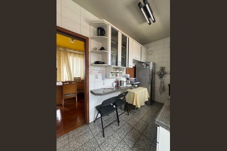 Cozinha de apartamento à venda com 3 quartos, 121m² em Sagrada Família, Belo Horizonte