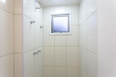 Apartamento para alugar com 4251m², 2 quartos e 1 vaga Apartamento para alugar com 4251m², 2 quartos e 1 vagaBanheiro