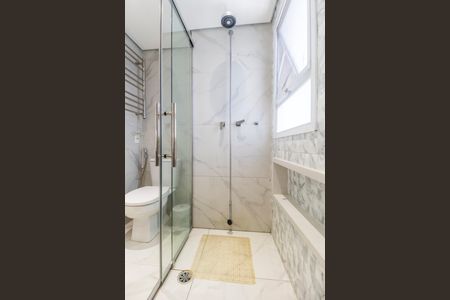 Apartamento à venda com 110m², 2 quartos e 3 vagasBanheiro da Suíte