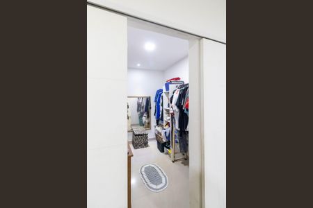 Casa para alugar com 120m², 2 quartos e 2 vagas Casa para alugar com 120m², 2 quartos e 2 vagasCloset do quarto 2