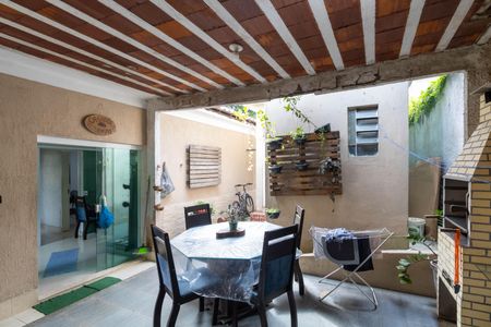 Casa para alugar com 120m², 2 quartos e 2 vagas Casa para alugar com 120m², 2 quartos e 2 vagasÁrea externa